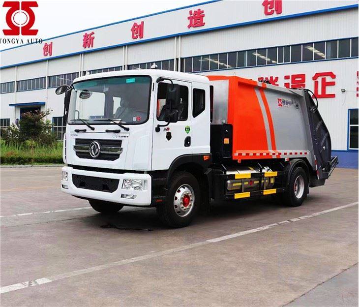 Camion compattatore di rifiuti