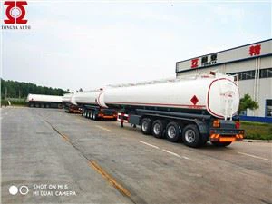 Rimorchio cisterna a 4 assi