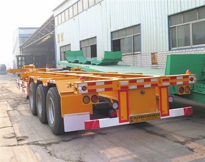 Rimorchio del camion della cantina dello scheletro
