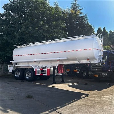 Semirimorchio con serbatoio carburante a 2 assi